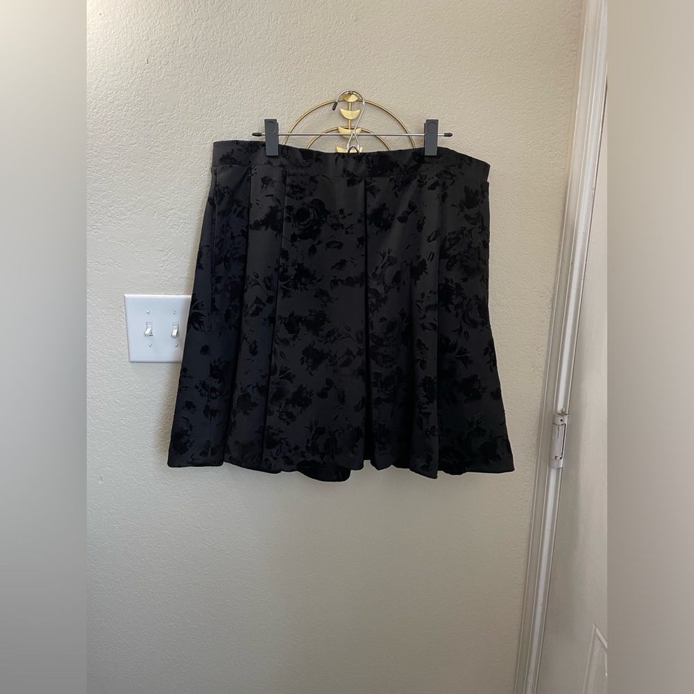 2X Torrid Black Mini Skater Skirt